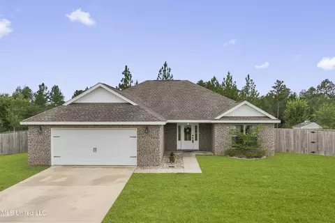 21431 Edgewood Dr, Saucier, MS 39574