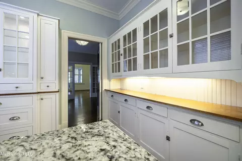 Kitchen - 829 Belhaven St, Jackson, MS 39202 photo 5 of 10