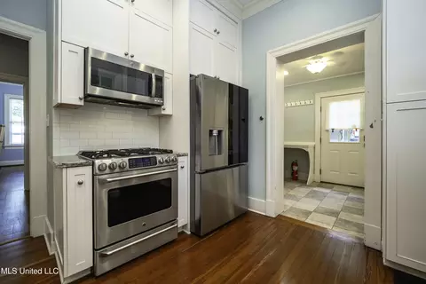 Kitchen - 829 Belhaven St, Jackson, MS 39202 photo 2 of 10