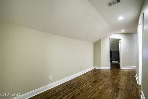 Entry Way - 829 Belhaven St, Jackson, MS 39202 photo 1 of 2