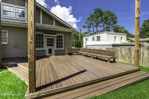 Exterior - 829 Belhaven St, Jackson, MS 39202 photo 6 of 8