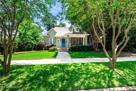 829 Belhaven St, Jackson, MS 39202