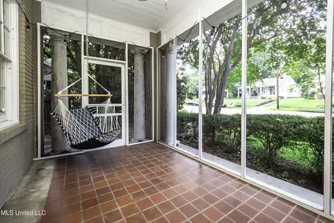 Exterior - 829 Belhaven St, Jackson, MS 39202 photo 4 of 8
