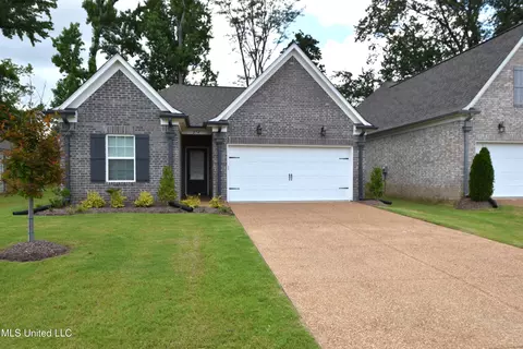 274 Flower Garden Dr, Southaven, MS 38671