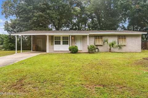 2160 Driftwood Dr, Biloxi, MS 39531