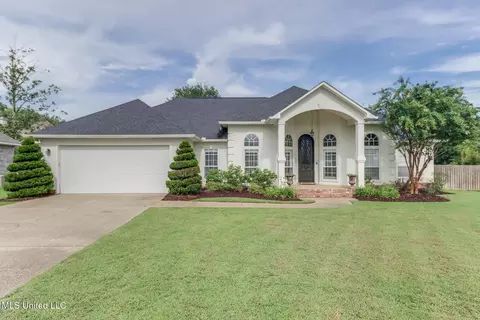 418 Carmargue Ln, Biloxi, MS 39531