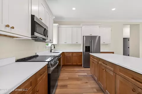 Kitchen - 21 Shadow Wood Dr, Mchenry, MS 39561 photo 1 of 2
