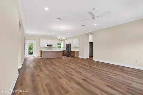 Living - 21 Shadow Wood Dr, Mchenry, MS 39561 photo 2 of 3