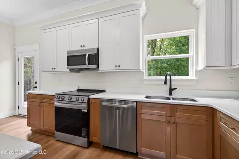 Kitchen - 21 Shadow Wood Dr, Mchenry, MS 39561 photo 2 of 2