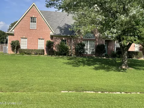 5486 Hurt Rd, Horn Lake, MS 38637