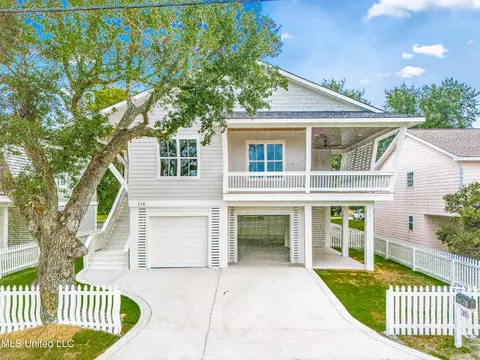 218 Demetz Ave, Pass Christian, MS 39571