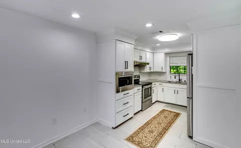 Kitchen - 112 Plum Tree Rd, Brandon, MS 39047 photo 1 of 7