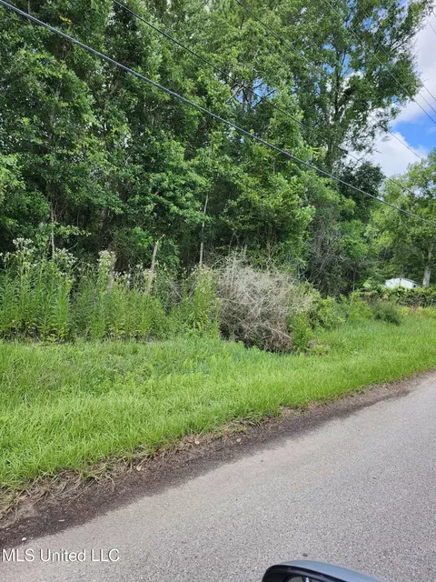 2213 Hastings Rd, Gautier, MS 39553