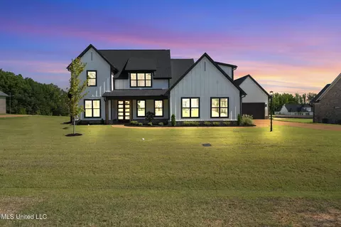 5042 Camp Crossing Rd, Hernando, MS 38632