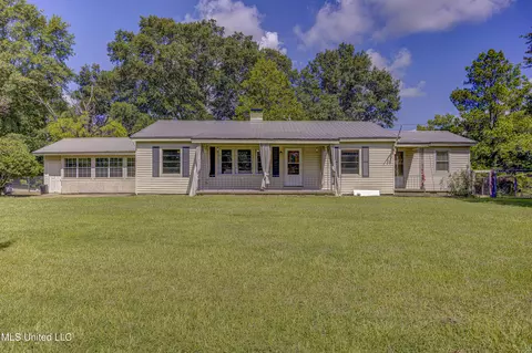 2942 Davis Rd, Terry, MS 39170