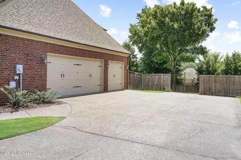 2180 Chancellor Cv, Nesbit, MS 38651 photo 9