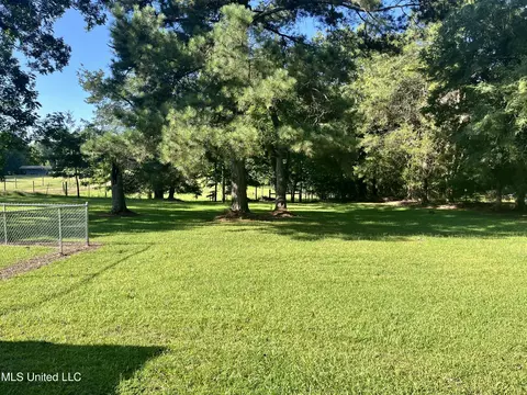 Exterior - 300 Williams Rd, Florence, MS 39073 photo 9 of 14