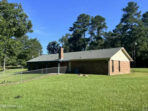 Exterior - 300 Williams Rd, Florence, MS 39073 photo 4 of 14