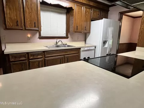 Kitchen - 300 Williams Rd, Florence, MS 39073 photo 4 of 4