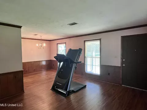 Living - 300 Williams Rd, Florence, MS 39073 photo 2 of 3