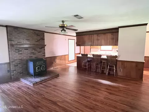 Living - 300 Williams Rd, Florence, MS 39073 photo 1 of 3