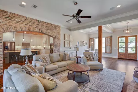 Living - 111 Wingspan Way, Madison, MS 39110 photo 5 of 7