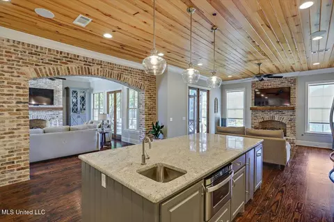 Kitchen - 111 Wingspan Way, Madison, MS 39110 photo 5 of 8