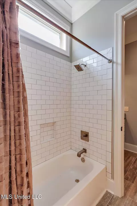 Bath - 111 Wingspan Way, Madison, MS 39110 photo 6 of 8