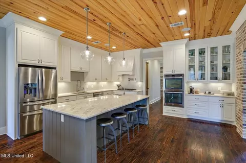 Kitchen - 111 Wingspan Way, Madison, MS 39110 photo 2 of 8