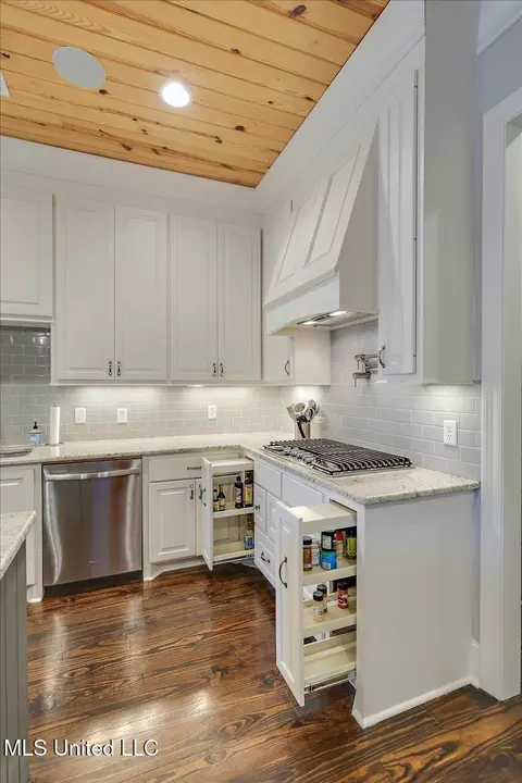 Kitchen - 111 Wingspan Way, Madison, MS 39110 photo 8 of 8