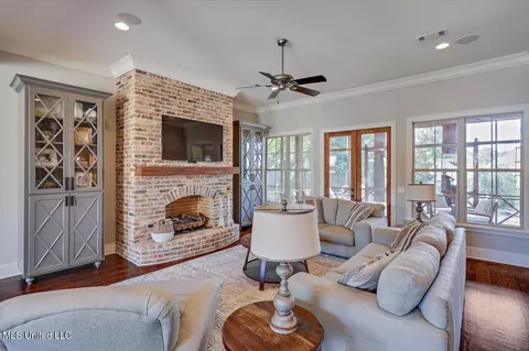 Living - 111 Wingspan Way, Madison, MS 39110 photo 2 of 7