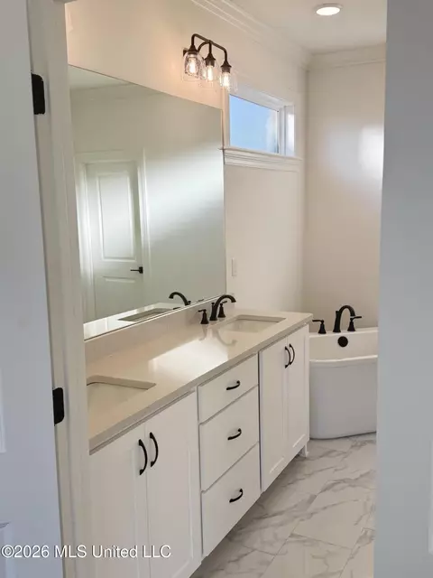 Bath - 2255 Livingston Way, Hernando, MS 38632 photo 5 of 5