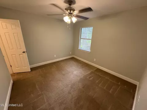 Bedroom - 4700 Sawmill Rd, Moss Point, MS 39563 photo 3 of 4