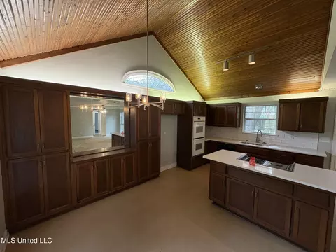 Kitchen - 4700 Sawmill Rd, Moss Point, MS 39563 photo 1 of 3