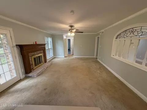 Living - 4700 Sawmill Rd, Moss Point, MS 39563 photo 2 of 2