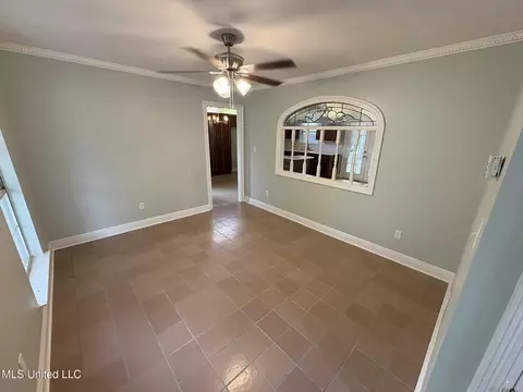 Living - 4700 Sawmill Rd, Moss Point, MS 39563 photo 1 of 2