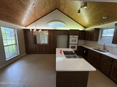 Kitchen - 4700 Sawmill Rd, Moss Point, MS 39563 photo 3 of 3