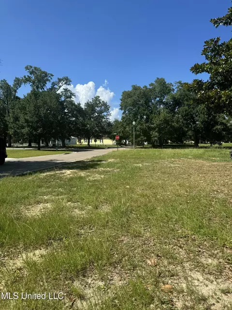 513 Thomas Shields Blvd, Bay Saint Louis, MS 39520