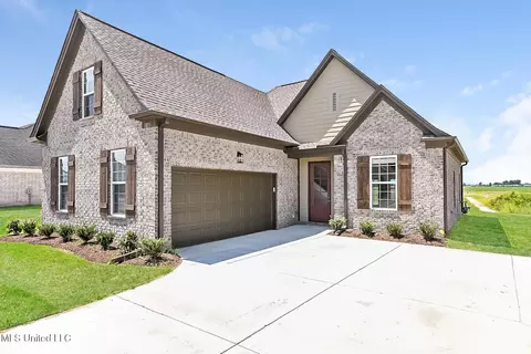 9273 S Lakeside Cir, Walls, MS 38680