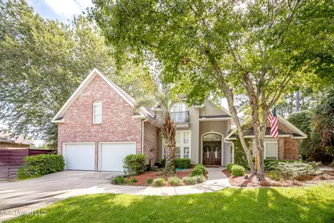 3709 Point Clear Dr, Ocean Springs, MS 39564