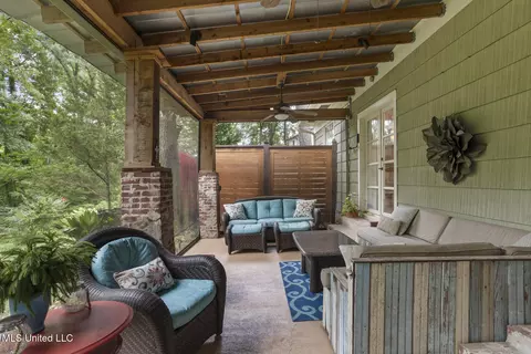 Exterior - 132 Glenway Dr, Jackson, MS 39216 photo 4 of 8