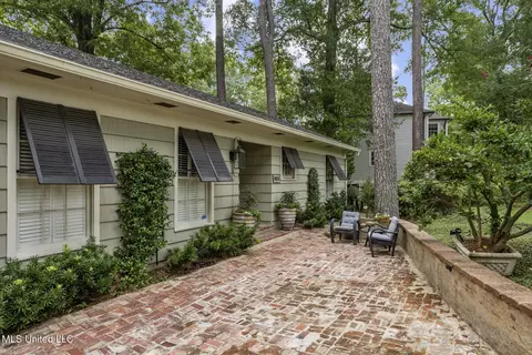 Exterior - 132 Glenway Dr, Jackson, MS 39216 photo 1 of 8