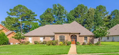 130 Oak Meadow Dr, Clinton, MS 39056