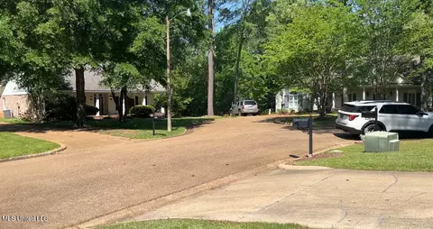 Exterior - 300 Sandpiper Ln, Madison, MS 39110 photo 8 of 14