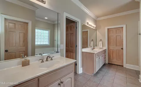 Bath - 300 Sandpiper Ln, Madison, MS 39110 photo 3 of 5