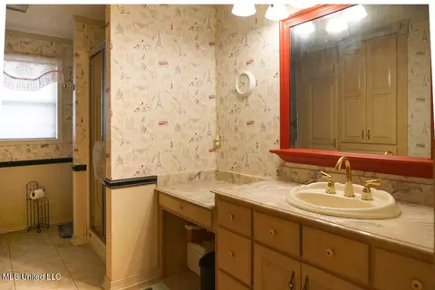 Bath - 3767 Springridge Rd, Raymond, MS 39154 photo 1 of 11