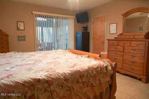 Bedroom - 3767 Springridge Rd, Raymond, MS 39154 photo 4 of 13