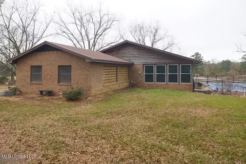 3767 Springridge Rd, Raymond, MS 39154