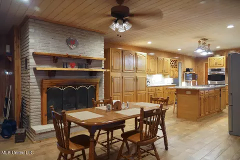 Dining - 3767 Springridge Rd, Raymond, MS 39154 photo 2 of 6