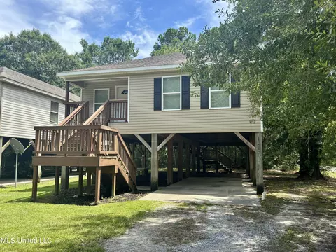 6275 W Itawamba St, Bay Saint Louis, MS 39520
